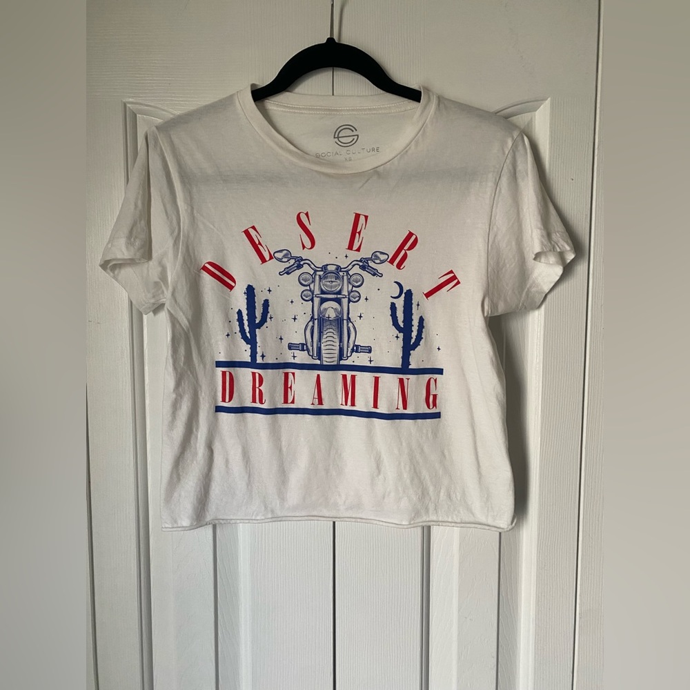 NWOT-GRAPHIC MOTORCYCLE CROP WHITE T-SHIRT